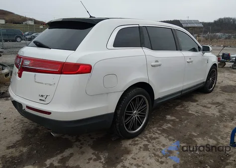 2010 Lincoln Mkt Ecoboost z USA, uszkodzony, nr VIN 2LMHJ5AT1ABJ03580